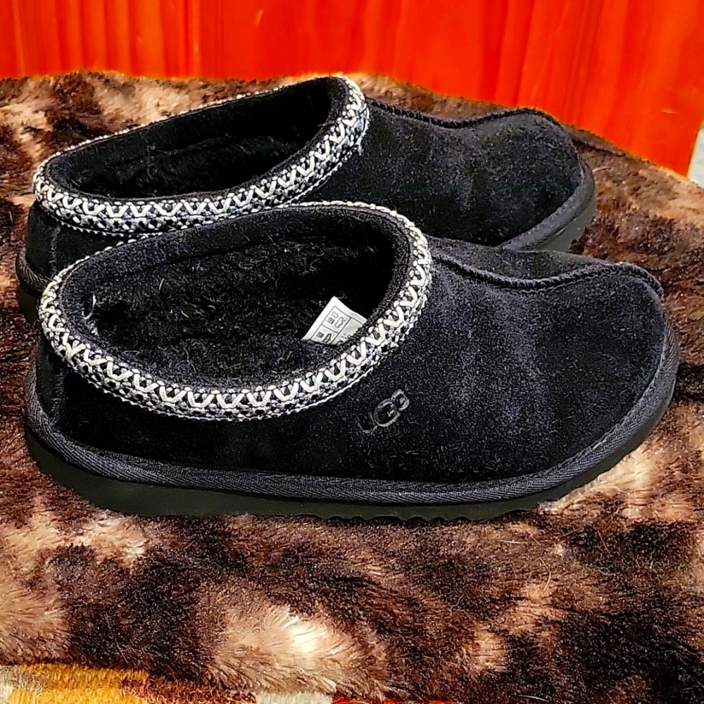 UGGS Tasman